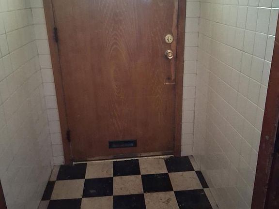 5th image of 6938 Woodland Ave