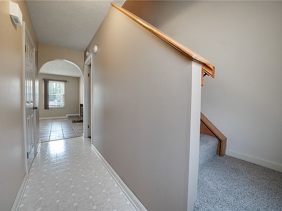 4th image of 1117 Old Farm Rd