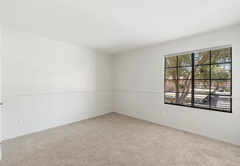 12059 Alta Carmel Ct — Photo 16