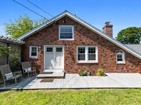6-6R Fairview Ave, Swampscott, MA 01907