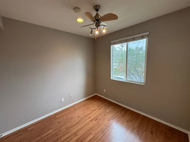 5096 Plaza Promenade — Photo 10