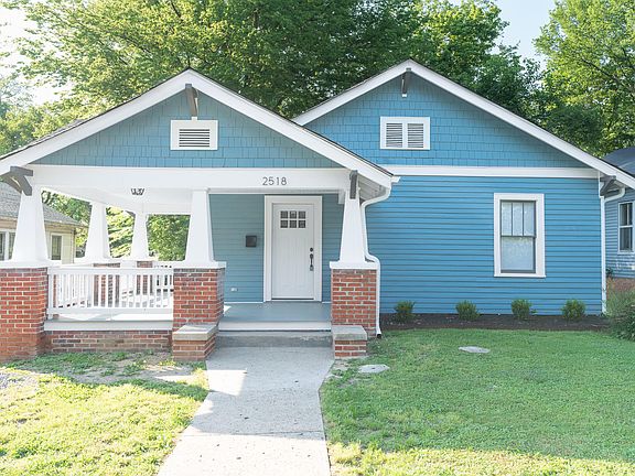 3rd image of 2518 Woodbine Ave