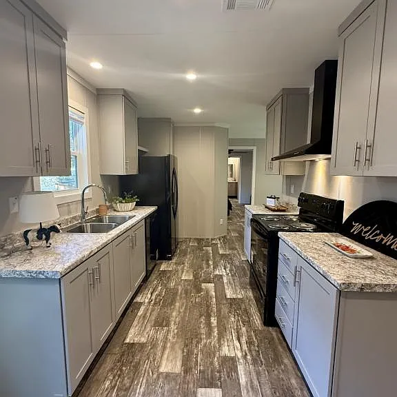 1808 Sheila Dr — Photo 16
