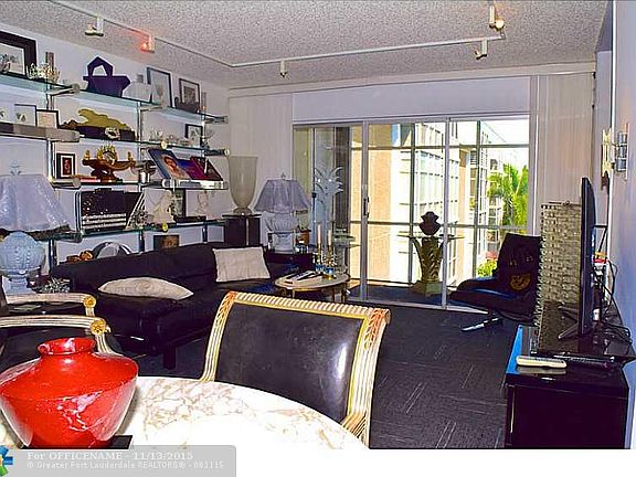 5th image of 3020 NE 16th Ave APT 302