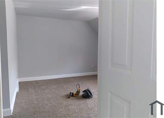 4th image of 216 Campbell St #2