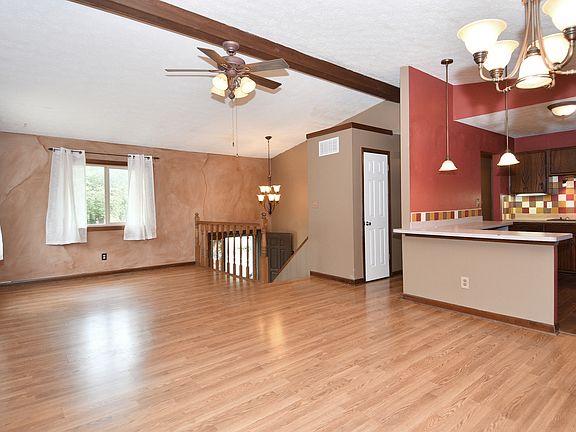 5th image of 7936 Sunfield Ct
