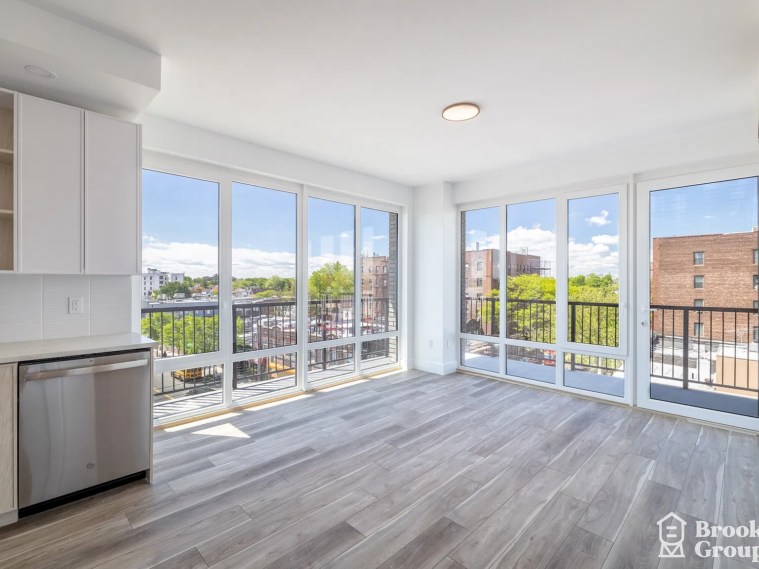 3009 Avenue I — Photo 2