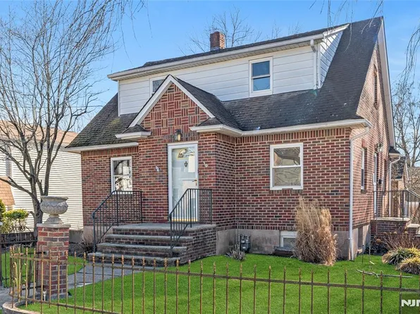 91 Larch Ave, Dumont, NJ 07628