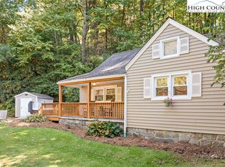 207 Old Turnpike Rd, Beech Mountain, NC 28604