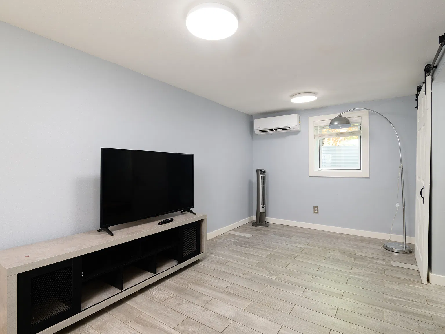 2 bed, 850 sqft, $1,995 — Photo 4
