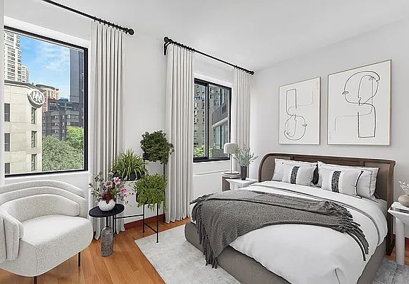 3rd image of 62 W 62nd St APT 4C