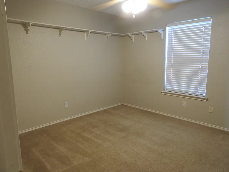 2094 Colt Ct — Photo 10