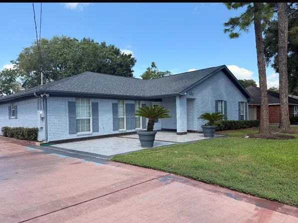 201 Amber Ln, League City, TX 77573