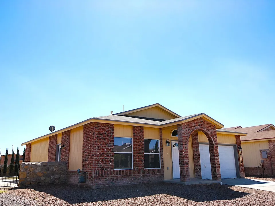 14344 Venecia Dr