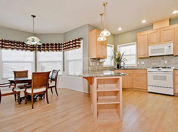 Kitchen / Breakfast Nook