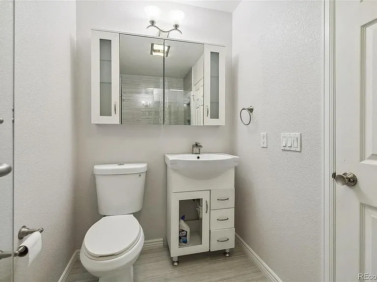1424 S Lima St — Photo 16