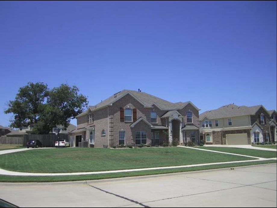 1st image of 924 Sunrise Dr