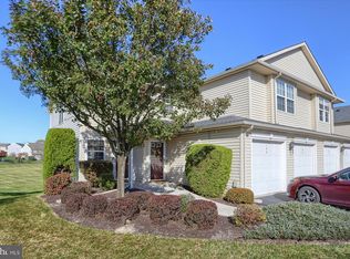 100 Sparrow Rd, Hummelstown, PA 17036