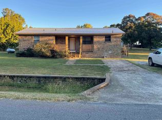 812 School Rd, Cave City, AR 72521