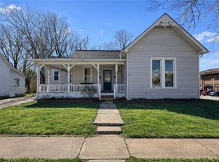 802 Van Buren Ave, Charleston, IL