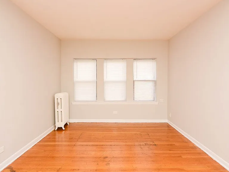 5736 N Winthrop Ave #413 — Photo 10