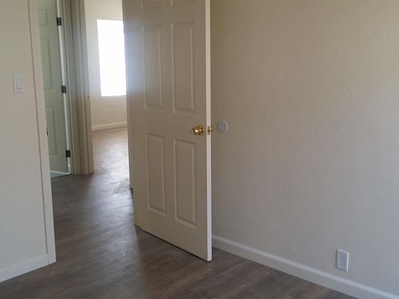 3rd image of 2120 Laura Ave