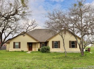 685 Cimarron Sq, Poteet, TX 78065