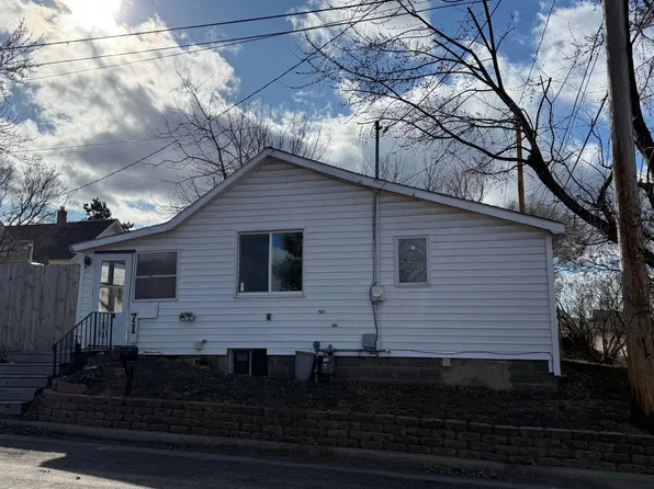 71 Stone St, Winona, MN 55987