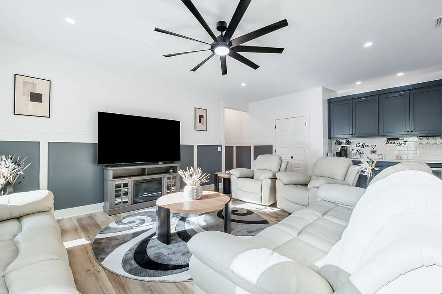4 bed, 4.0 bath, 1732 sqft, $3,671 — Photo 4