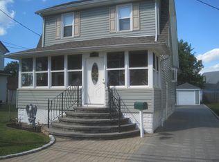 920 W Blancke St, Linden, NJ 07036