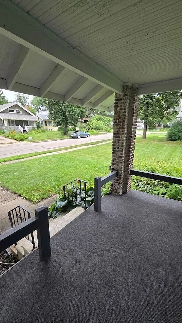 3 Bed 2 Bath House for Rent - Next to Cedar Heights Elementary School — Photo 3