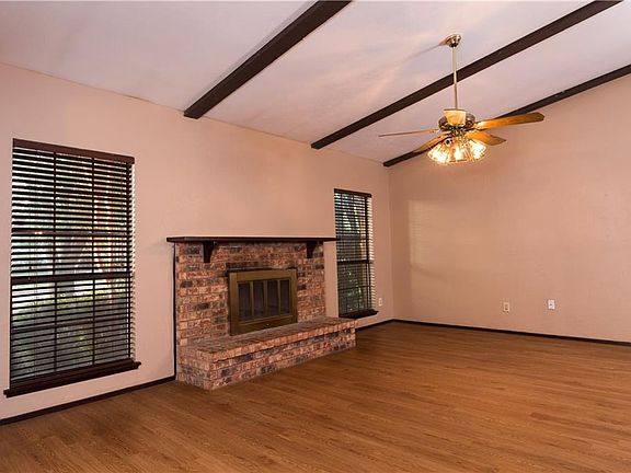 4th image of 1108 Lombardy Dr