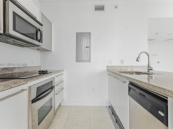 2nd image of 185 SW 7th St APT 1414