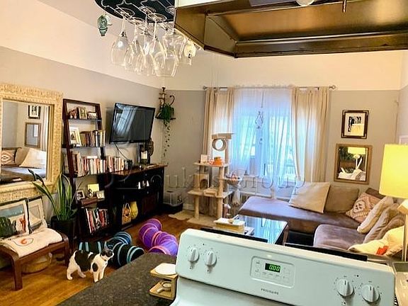 3rd image of 2107 Steinway St #2R