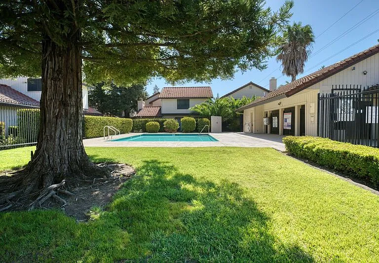 6726 Calvine Rd — Photo 33
