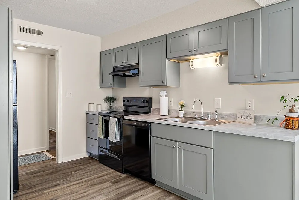 New Hanover Village Apartments — Photo 3
