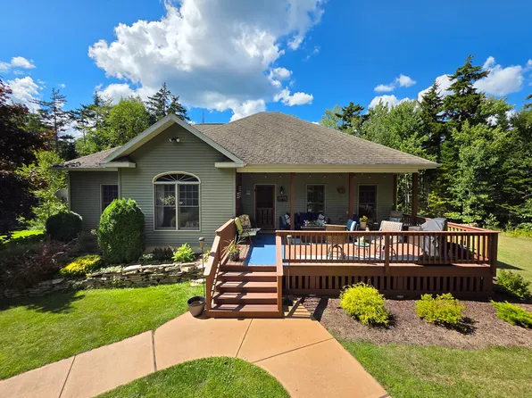 14 Tamarack Dr, Malone, NY 12953