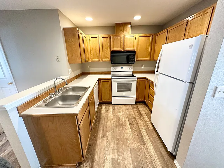 209 E 18th Ave #27 — Photo 13