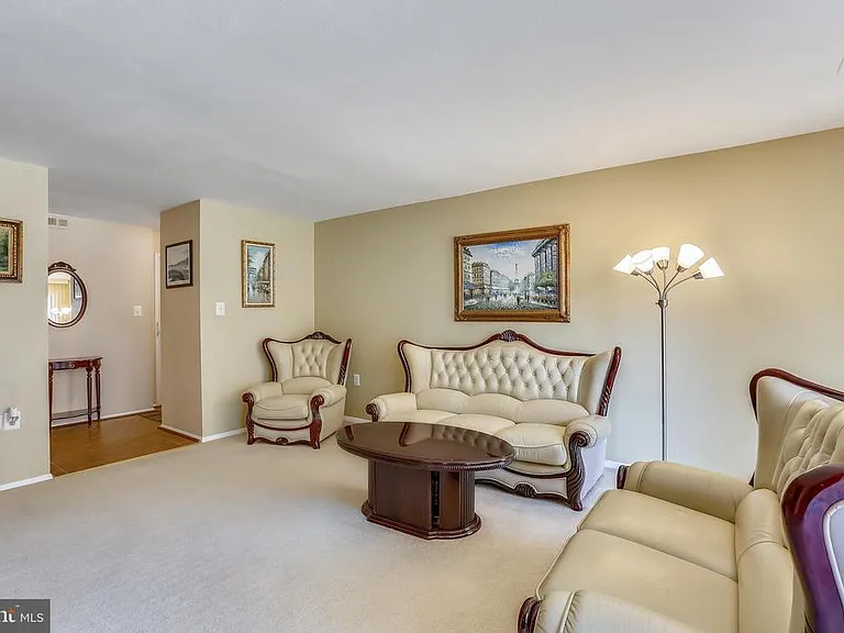 18722 Walkers Choice Rd #4 — Photo 7