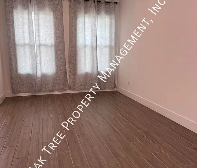 978 Lester Ave — Photo 7