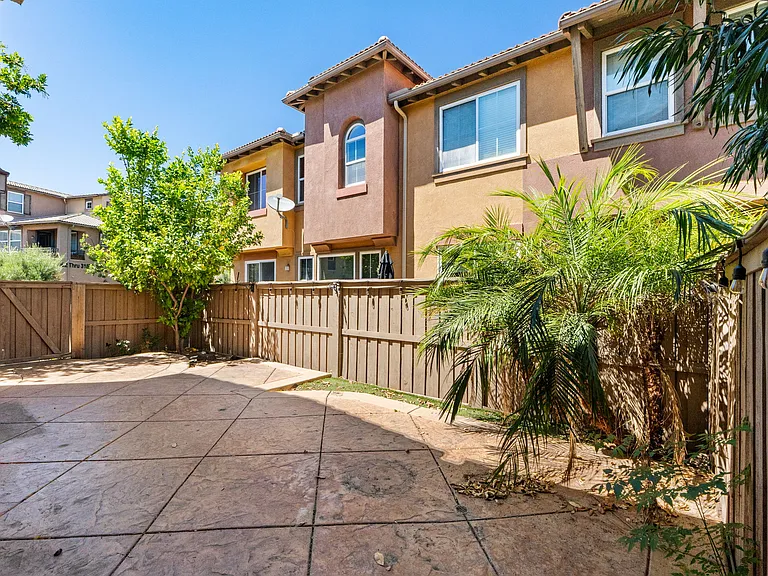 31035 Strawberry Tree Ln — Photo 34