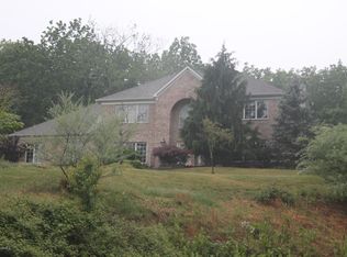 28 S Robbins Rd, Millstone Township, NJ 08510