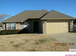 1121 S Mockingbird Cir, Skiatook, OK 74070