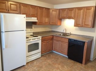 95 Arthur St APT 12, Pawtucket, RI 02860