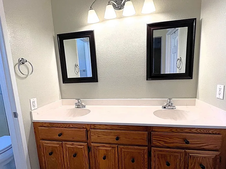 2682 Alegre Ave — Photo 12