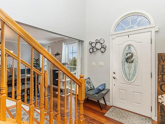3rd image of 120 Easton Manor Dr