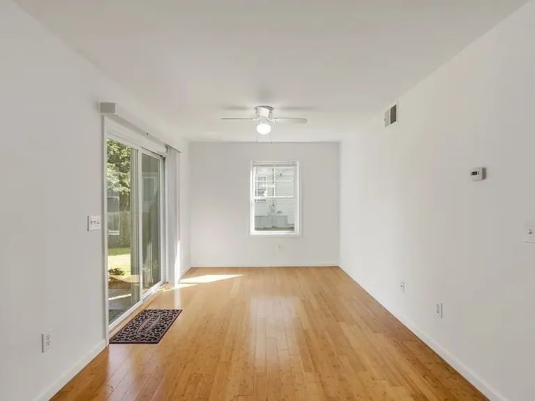 32 Brown St #32 — Photo 12