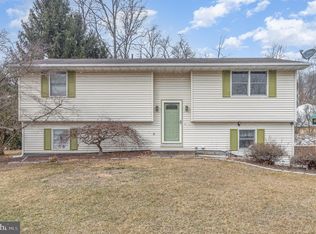 15 Penn Cir, Hanover, PA 17331