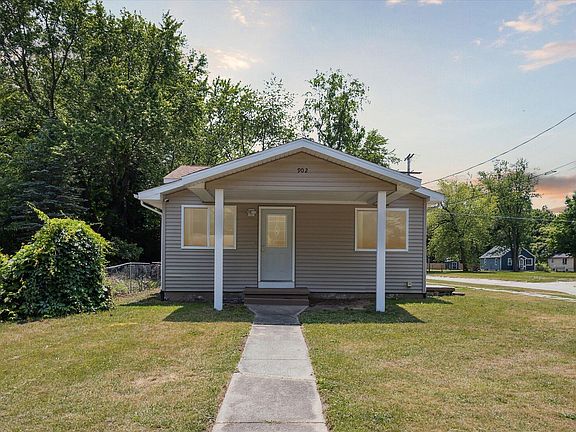 902 Waukonda Ave, Benton Harbor, MI 49022 | MLS #23021197 | Zillow