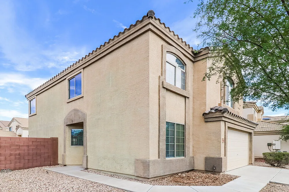 5 bed, 2.5 bath, 2177 sqft, $2,270 — Photo 4